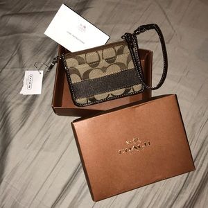 NWT Coach Wristlet / Cardholder / Wallet